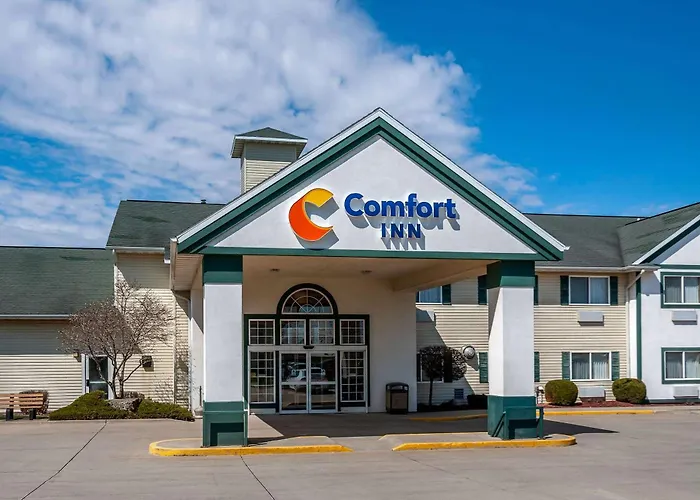 Comfort Inn Dyersville Near The Field Of Dreams