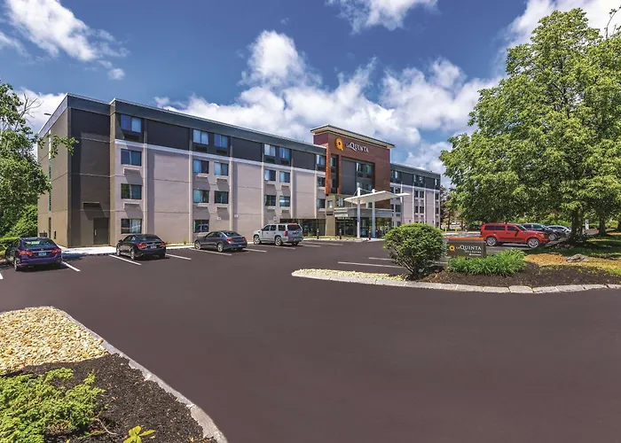 La Quinta By Wyndham Salem Nh Hotel