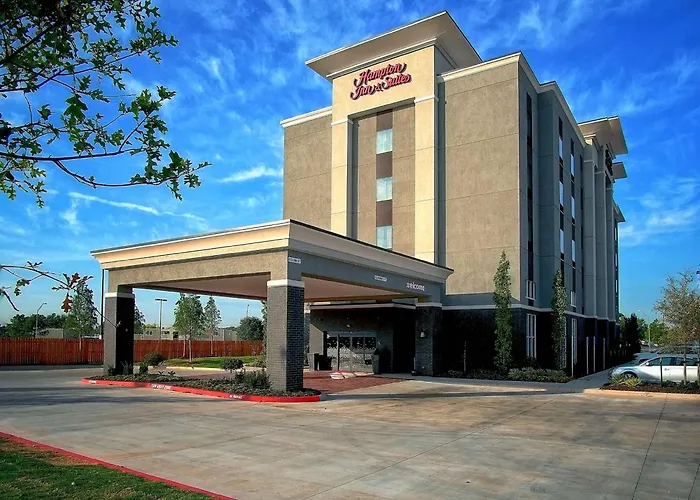 Hampton Inn & Suites-Moore