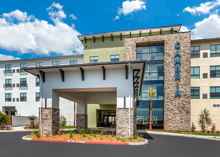 Hotel Centro Sonoma Wine Country, Tapestry Collection Hilton