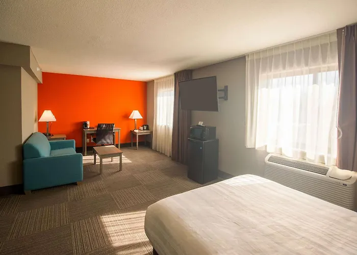 Quality Inn & Suites Hammond Near I-8090