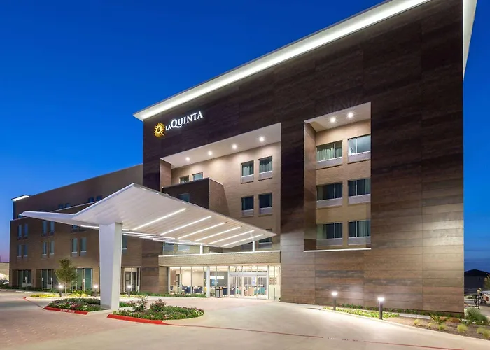 La Quinta Inn & Suites By Wyndham Round Rock Near Kalahari