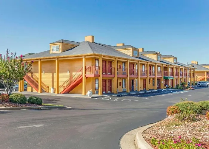 Quality Inn Bessemer I-20 Exit 108 McCalla