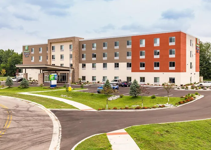 Holiday Inn Express & Suites - Elkhart North By Ihg