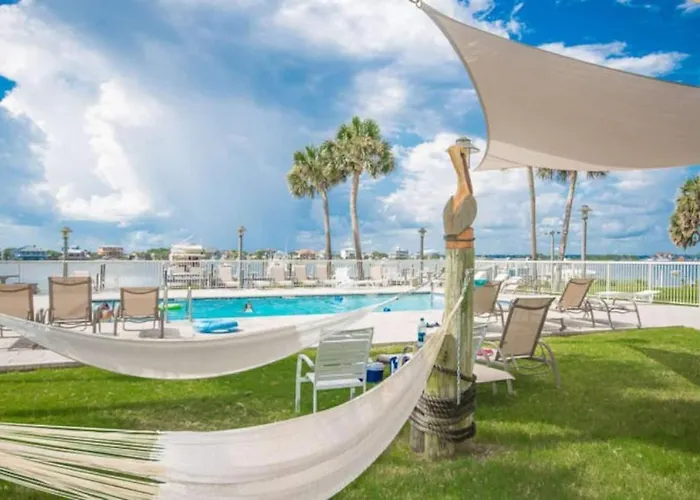 Oceanfront At Sabine Yacht And Racquet Club Aparthotel Pensacola Beach
