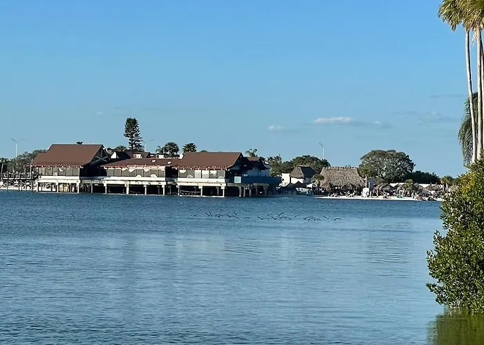Condo Less Than 5 Min From Airport With Sunset Views Tampa