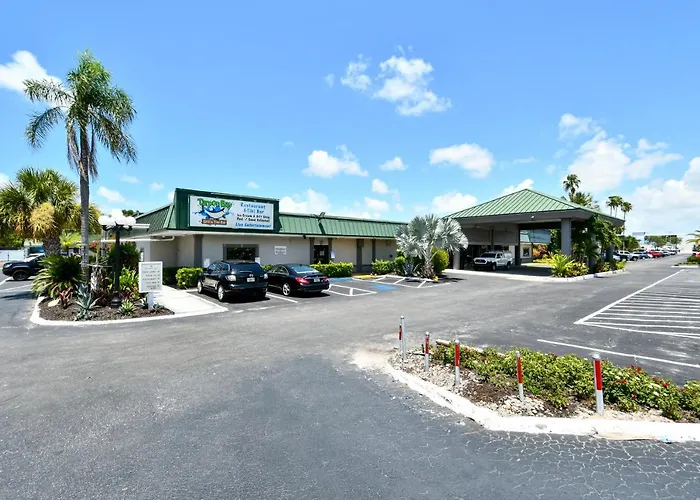Sarasota Cay Club #614 Bunk Bed, Heated Pool, Tiki Bar, More! Aparthotel