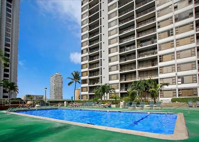 Lovely 1Br Condo One Block From Waikiki Beach