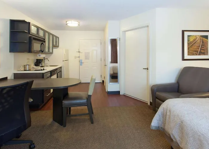 Candlewood Suites By The Galleria Houston