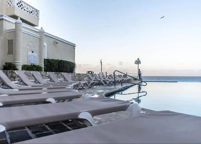 Cancun Beach&Sunrise