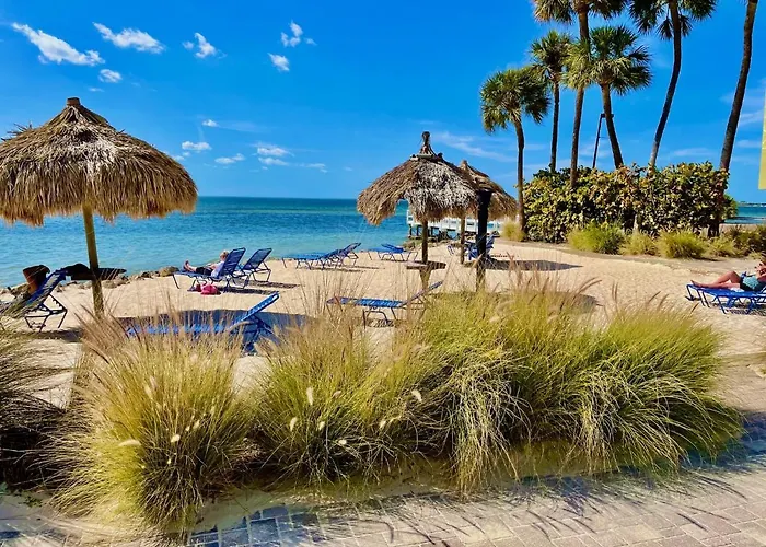 2 Bed Condo With Balcony Facing Pool And Sunsets!