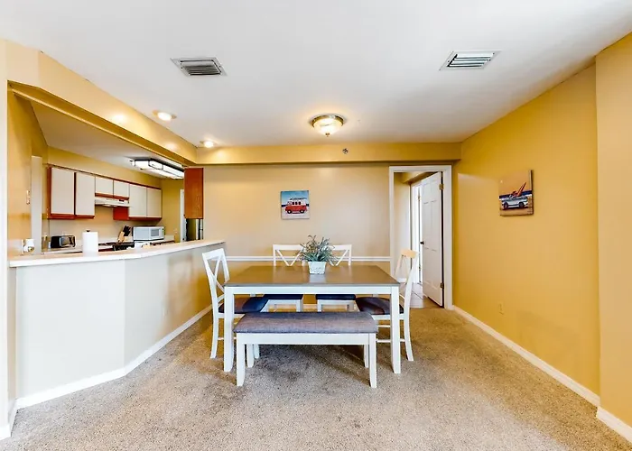 The Inn At St. Thomas Square #1203B Panama City Beach