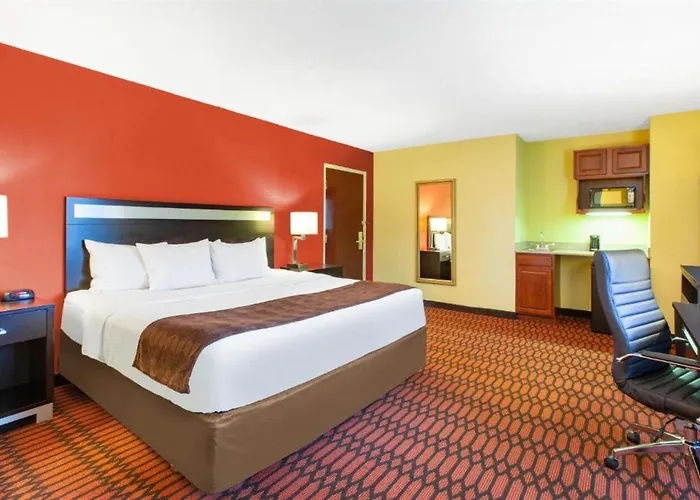 Baymont By Wyndham Harrisburg Hotel