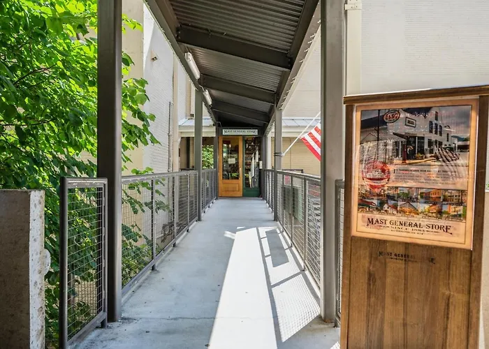 Kasa Arts District Winston-Salem Hotel