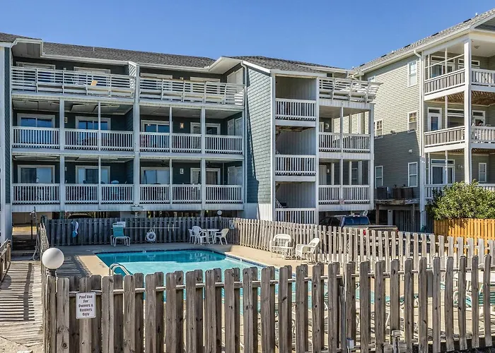 Lovely Beachfront Condo With Beach Access, Central Ac, Washer/Dryer & Fast Wifi