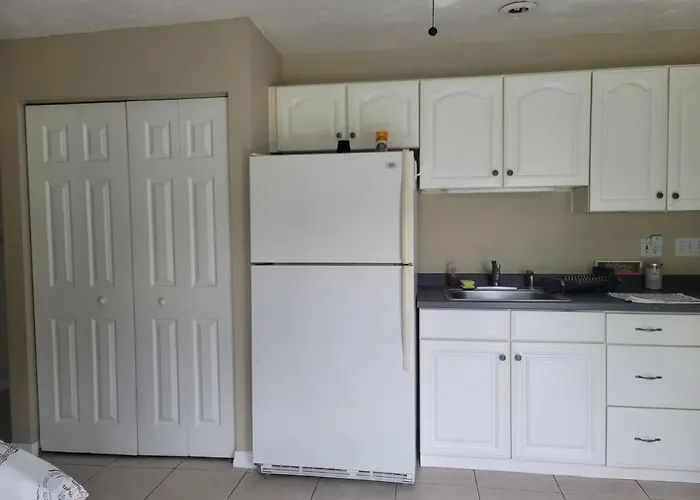 Entire Guesthouse 5 Mins To Siesta Key & Downtown