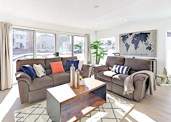 Luxe Balboa Peninsula Condo W Gourmet Kitchen And Epic Rooftop Deck Newport Beach