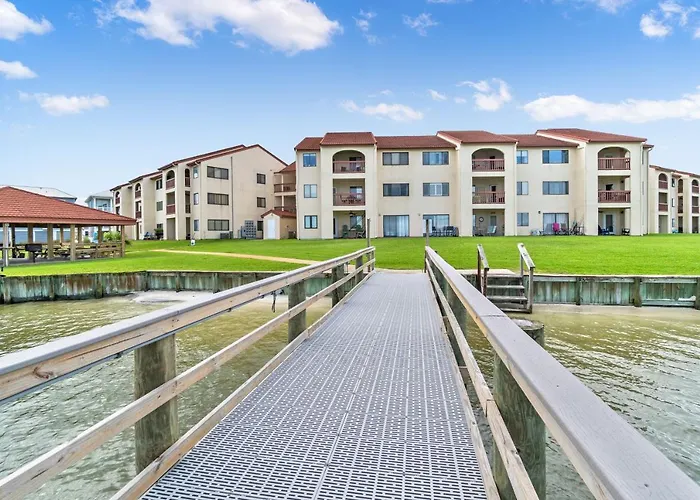 Sunset Harbor Palms 1-107 Hotel Navarre