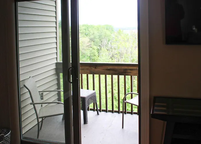 Unwind At The Village Laconia