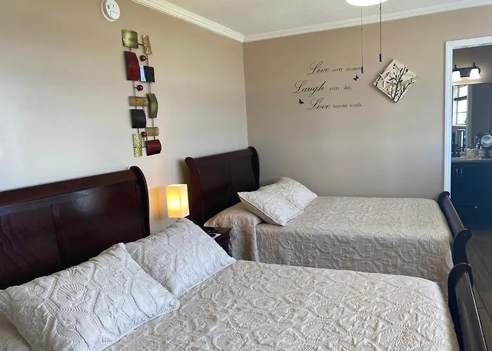 Ocean View Renovated Condo With Pool - Daytona Beach