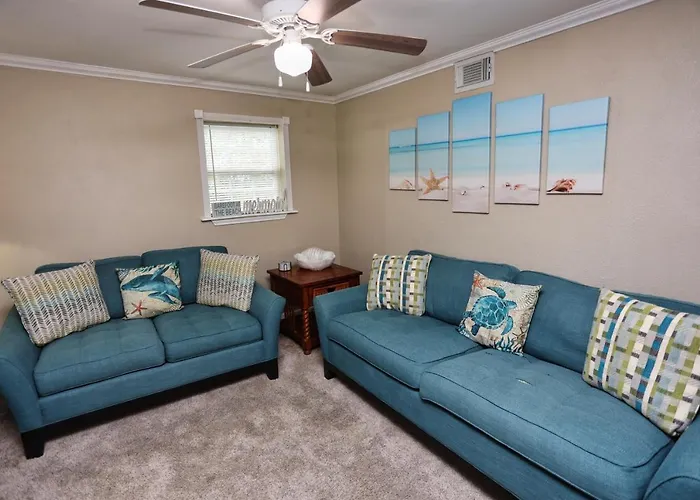 Quick & Intimate Beach Getaway
