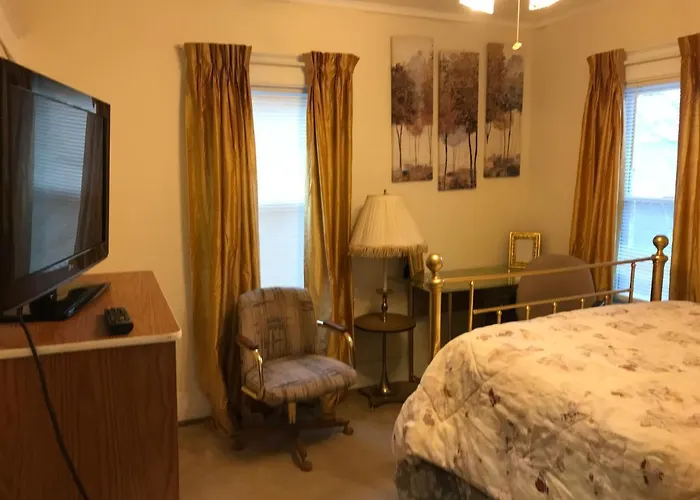 Room - Airport, Eastman Dental, Uofr & Medical Ctr At Strong Hospital-Professionals Welcomed