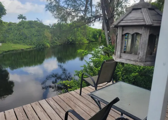 2 Great Room For Rent, Individual Entrance, Share Bathroom, Beautiful Lake, In Manufactured Home 5 Min From Hard Rock Hotel Casino Davie