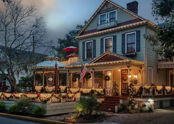 Cedar House Inn