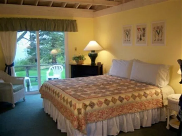High Tide Inn On The Ocean, Motel And Cottages Camden