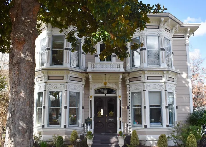 Mccall House Boutique Hotel Ashland