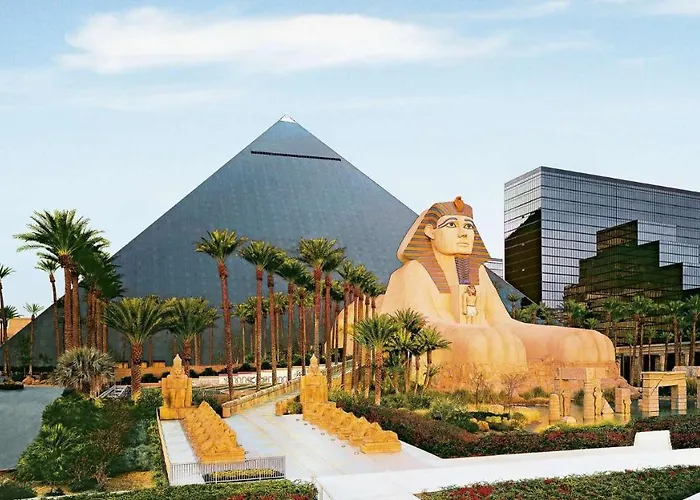 Strip Las Vegas Unit By Luxor And T Mobile Arena Area