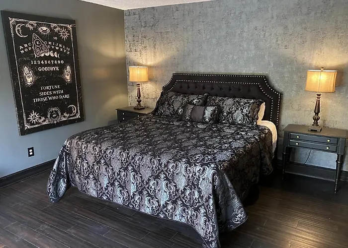 Phantom History House - All Four Guest Rooms Oldsmar
