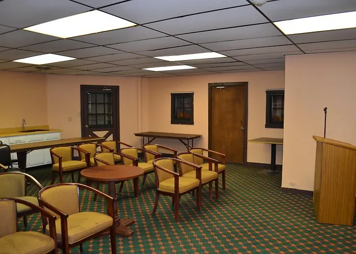 Travelodge Inn & Suites By Wyndham Muscatine