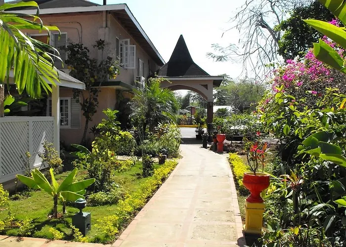 Bar-B-Barn Beach Hotel Negril