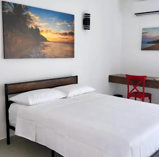 Red Flamboyan Guesthouse And Restaurant Rincon