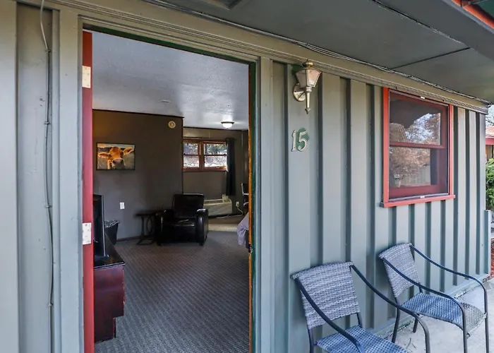 Cedar Village Motel Spokane