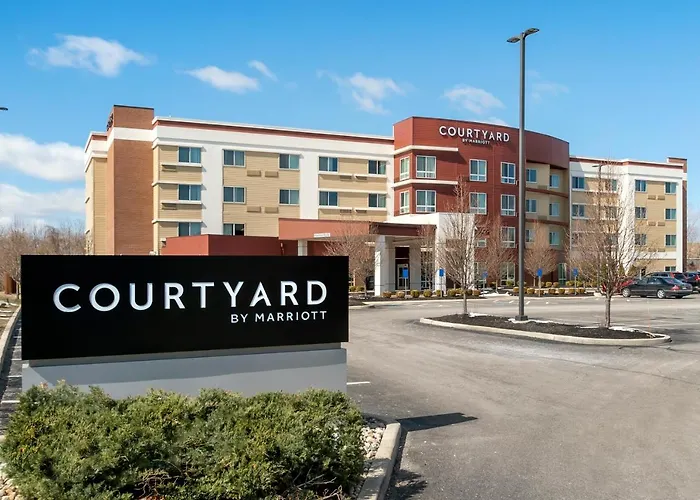 Courtyard By Marriott Toledo North Hotel