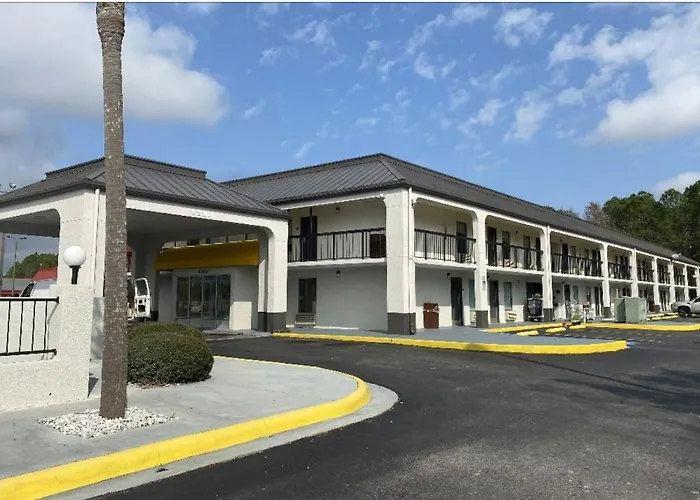 Days Inn By Wyndham Moss Point Pascagoula