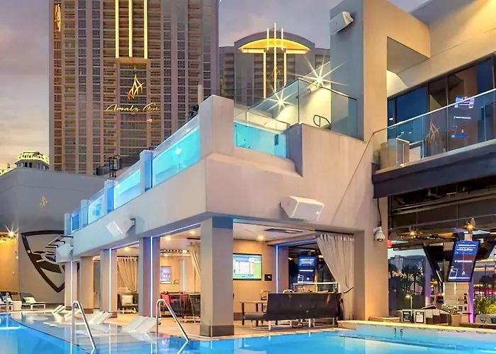 Amalz 1 Bedroom 2 Bathroom Balcony Suites At Mgm Signature ! Las Vegas