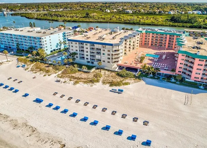 Beach Palms- Unit 102