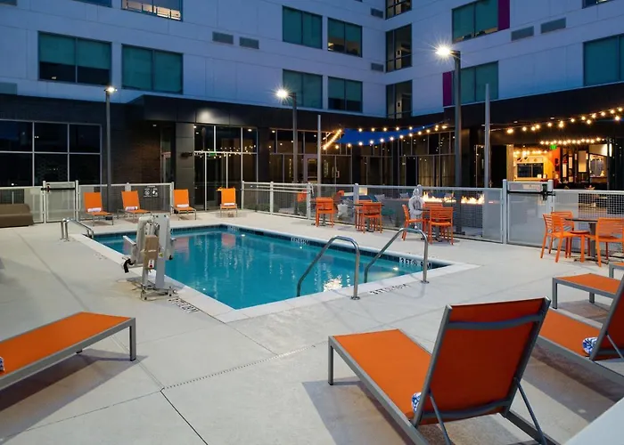 Aloft By Marriott Charlotte Airport Hotel
