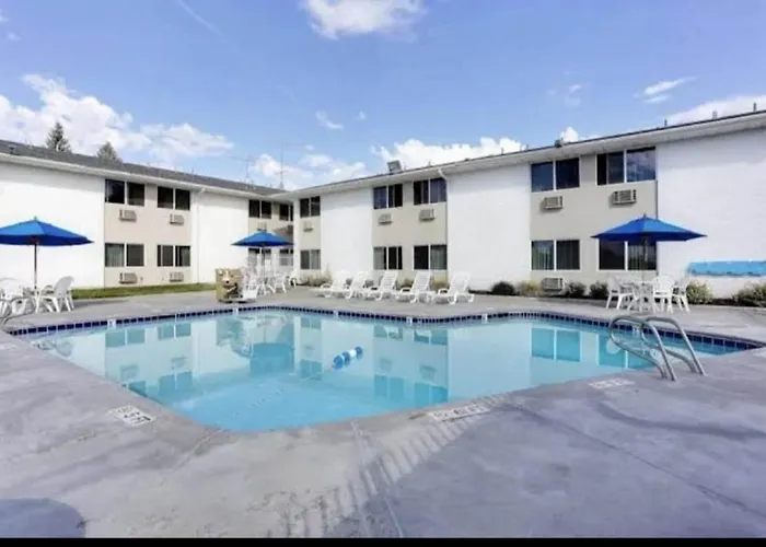 Hilltop Hotel Idaho Falls