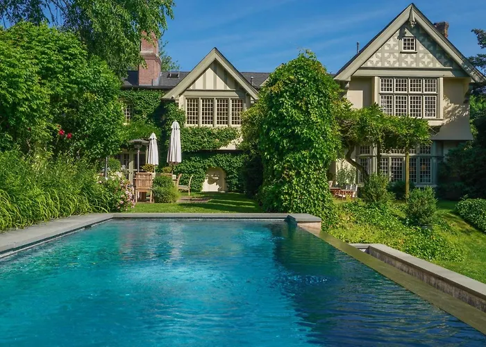 The Baker House 1650 Bed & Breakfast East Hampton