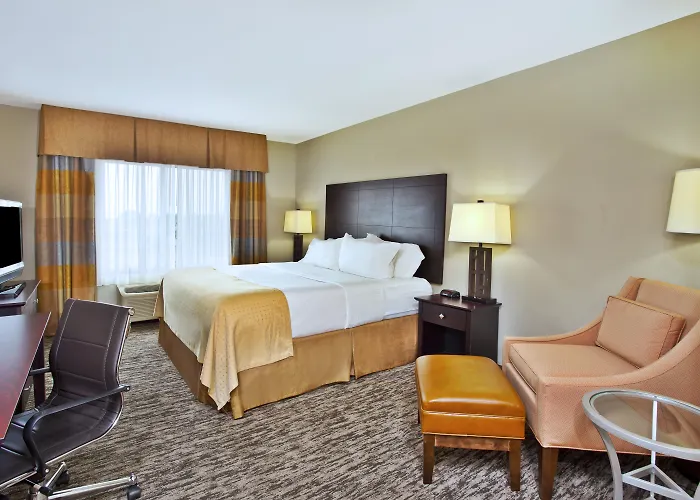 Holiday Inn & Suites Green Bay Stadium By Ihg