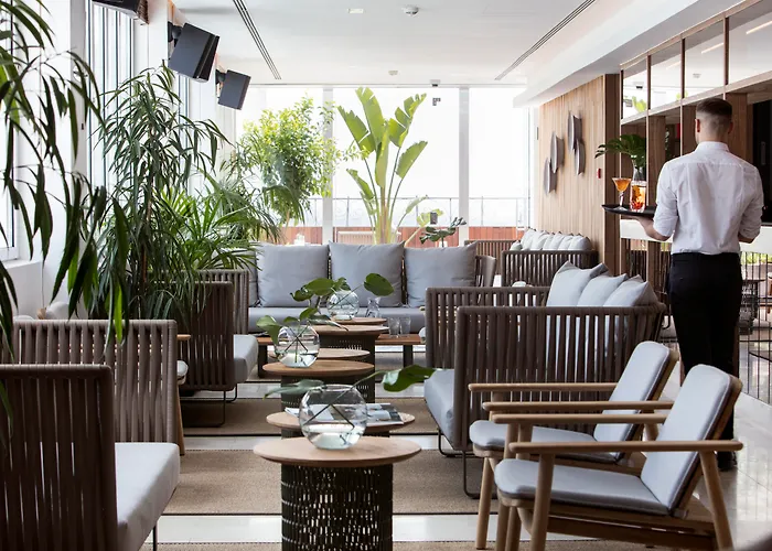 Me Madrid Reina Victoria By Melia Hotel
