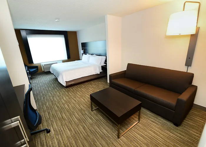 Holiday Inn Express Hotel & Suites Grand Forks By Ihg