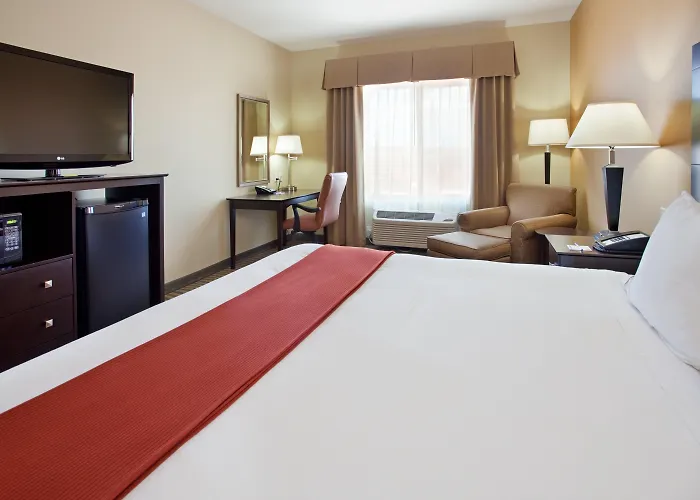 Holiday Inn Express & Suites Gallup East By Ihg