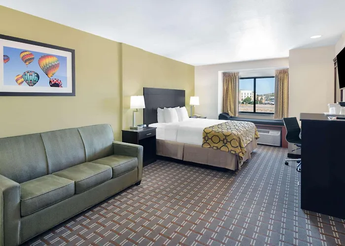 Baymont By Wyndham Farmington Hotel