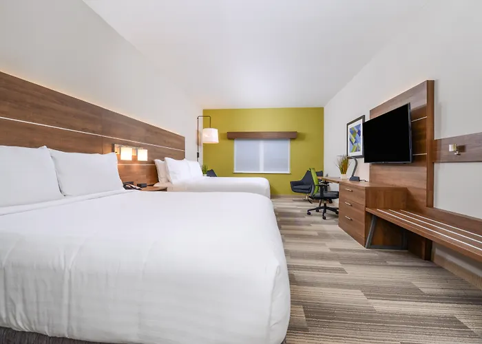 Holiday Inn Express & Suites - St. Petersburg - Madeira Beach By Ihg