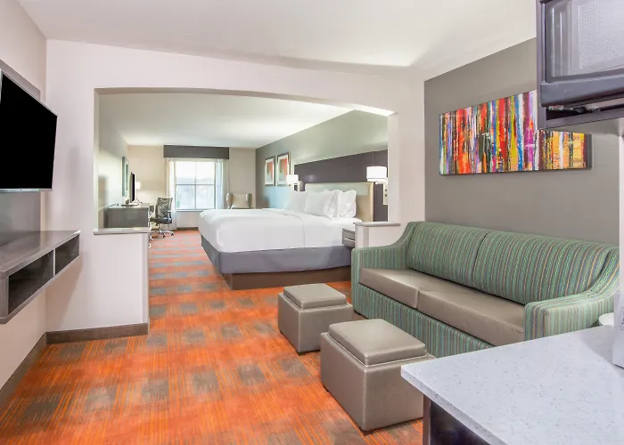 Holiday Inn Express & Suites Shawnee - Kansas City West By Ihg